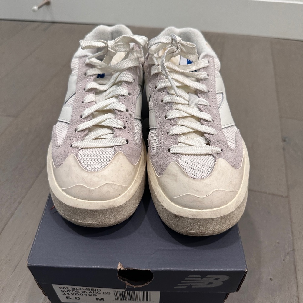 New Balance Suede Sneakers in Beige and Off-White